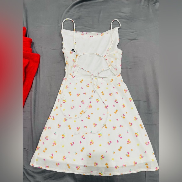 H&M Australia, never worn, all new, recent purchases
Size: EUR-34 and US- XS - Picture 2 of 3